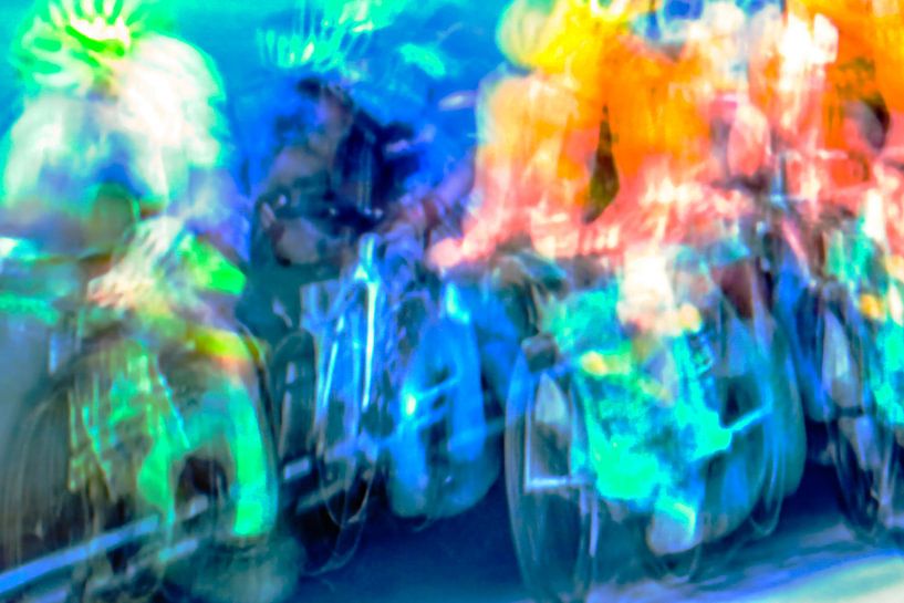 Kleurrijke wielersport van Studio Koers