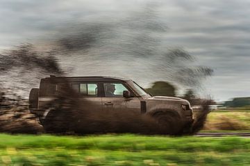Land Rover Defender by Bas Fransen