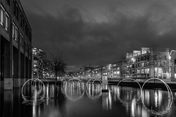 Eindhoven - glow - Lichtfestival 2022 in schwarz-weiß von Kees Dorsman