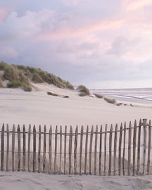 Rosa Abendhimmel über den Dünen an der Nordsee von Sandra Bechtold