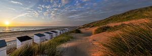Texel Paal 15 strandhuisjes zonsondergang van Texel360Fotografie Richard Heerschap