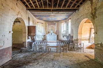 Verlaten kerk van Gentleman of Decay
