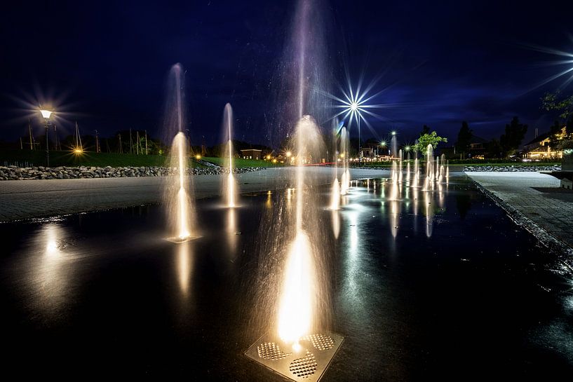 Stadtbrunnen während der blauen Stunde von Fotografiecor .nl