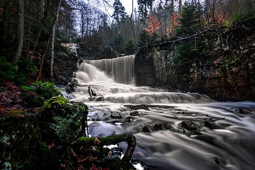 Prachtige grote waterval in Zweedse Byklevsfallet Trollhättan