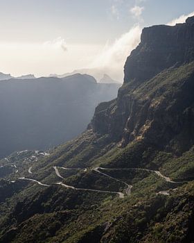 Sentier sinueux dans la vallée de Masca