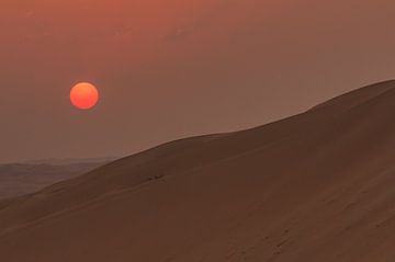 Zonsondergang in de woestijn van Anita Loos