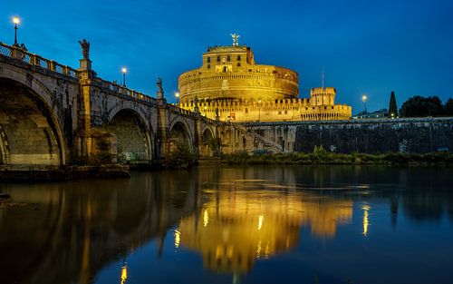 Castel Sant'Angelo in het blauwe uur.