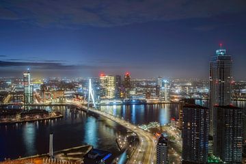 Prachtig uitzicht op Rotterdam skyline foto