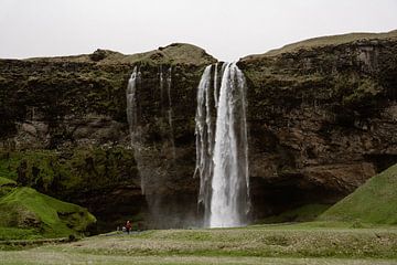 Seljalandsfoss waterval | Reisfotografie van Inge de Lange