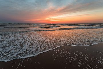 De noordzee gedurende een zonsondergang (0141) van Reezyard