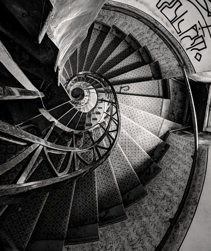 Lost Place - Spiral Staircase - Urbex