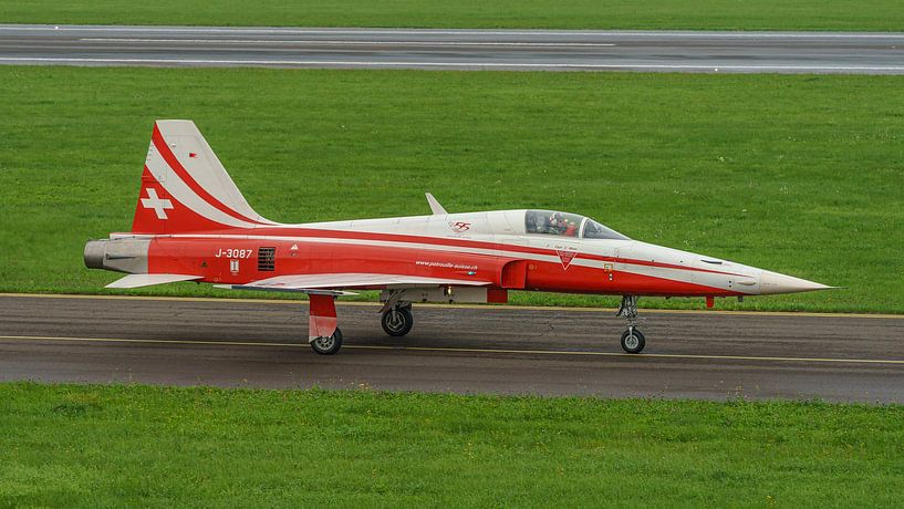 Northrop F-5E Tiger II von der Patrouille de Suisse. von Jaap van den Berg