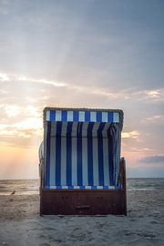 Chaise de plage sur la côte de la mer Baltique sur Sergej Nickel