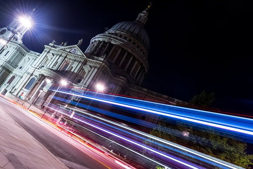 London by Hello Pompoyo