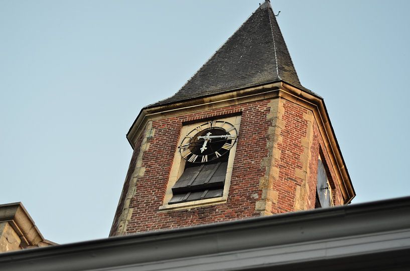 Kirchturm aus dem 15. Jahrhundert. von Kim De Sutter