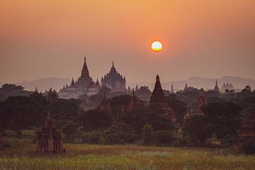 Les temples de Bagan au Myanmar sur Roland Brack