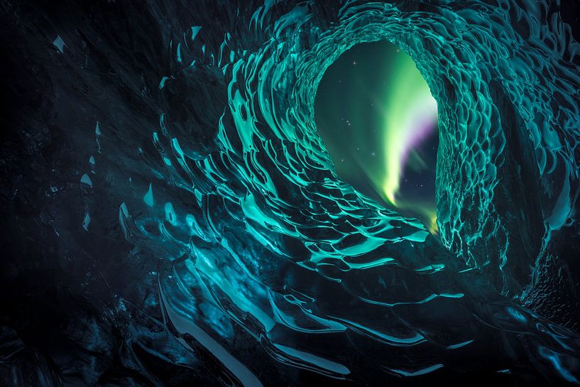"Free the Genie" – Nordlichter aus einer Eisformation von Daniel Laan