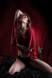 Lady in red by Allard Kamermans