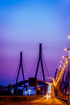 Köhlbrand Bridge at dusk