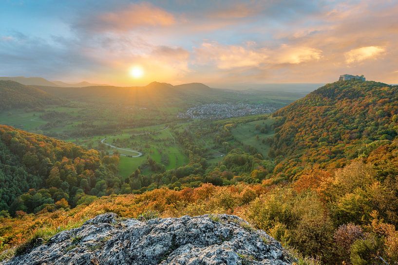 Hohenneuffen auf der Schwäbischen Alb im Herbst von Michael Valjak