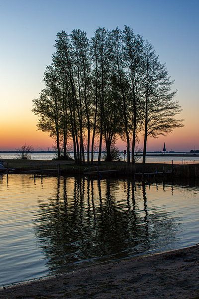 Sunset at the Veluwe Lake by Mark van Harlingen