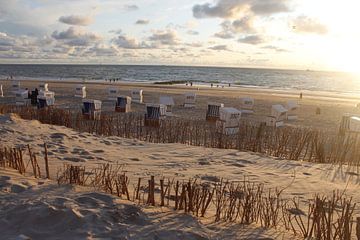 Eindeloos strand bij Westerland op Sylt van Martin Flechsig