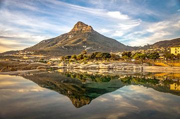 Zonsondergang Tafelberg Kaapstad van Eric van den Berg