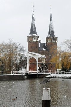 Delft - Oostpoort in de sneeuw van Mariska van Vondelen