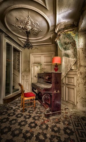 Piano abandoned house by Kelly van den Brande