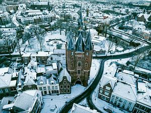 Zwolle Sassenpoort tijdens een koude winterochtend van Sjoerd van der Wal Fotografie