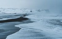 Reynisfjara Black Sand Beach in Ijsland van Michiel Dros thumbnail