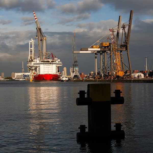 Schip in de haven by Paul Kampman