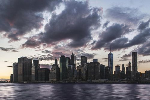 Manhattan Skyline bij schemering, New York, VS