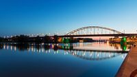 Die John-Frost-Brücke in Arnheim am Abend von Arjan Almekinders Miniaturansicht