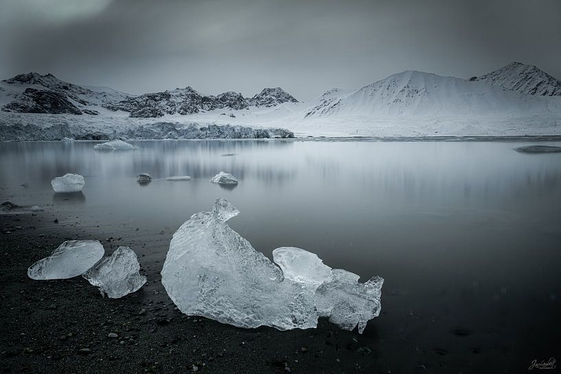 Ice cube by Jan Lambert