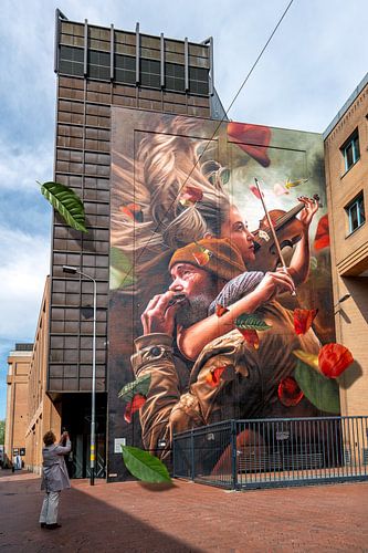 Muurschildering Muziekgebouw Eindhoven met knipoog... van Wil Crooymans