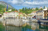 de kleine haven van Menaggio aan het Como meer van Peter Eckert thumbnail