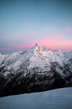 Sunrise on Mount Liverpool NEW ZEALAND by Joep van de Zandt