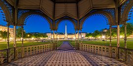 Panorama Blaue Stunde am Schlossplatz in Stuttgart von Werner Dieterich