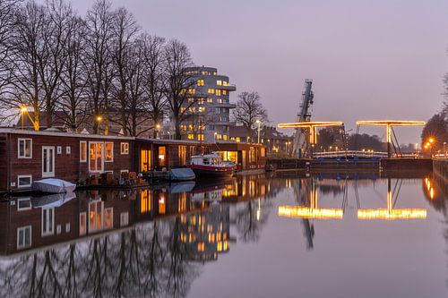 Avondsfeer bij de Utrechtse Muntsluizen en Cereolfabriek