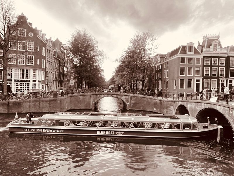 Keizersgracht Amsterdam by Marianna Pobedimova