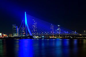 Pont Erasmus bleu à Rotterdam sur Anton de Zeeuw