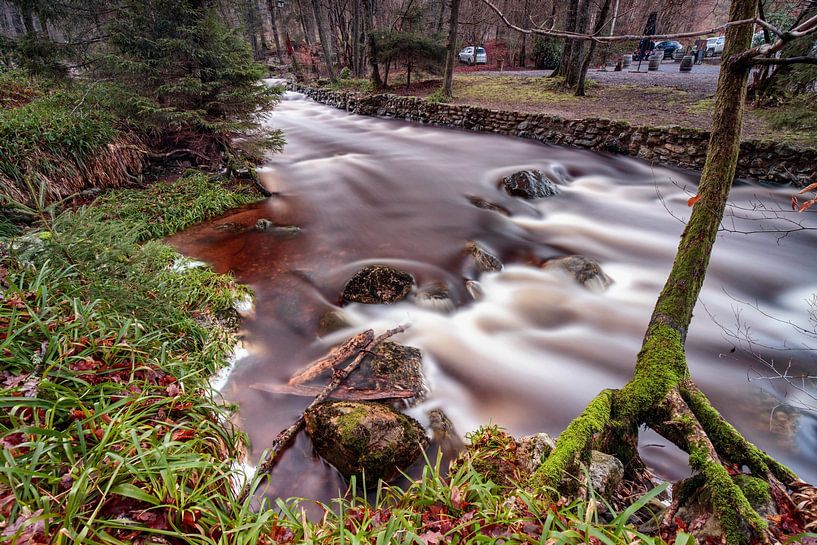 Rivière de montagne Hoëgne dans les Ardennes par Rob Boon