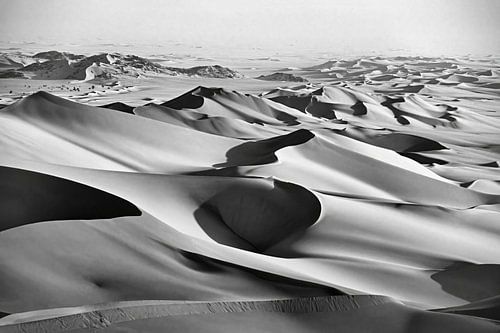 Niger. Sahara. Ténéré Desert. Sand dunes of Arakao.