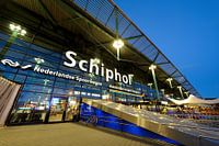 Schiphol Amsterdam in de avond