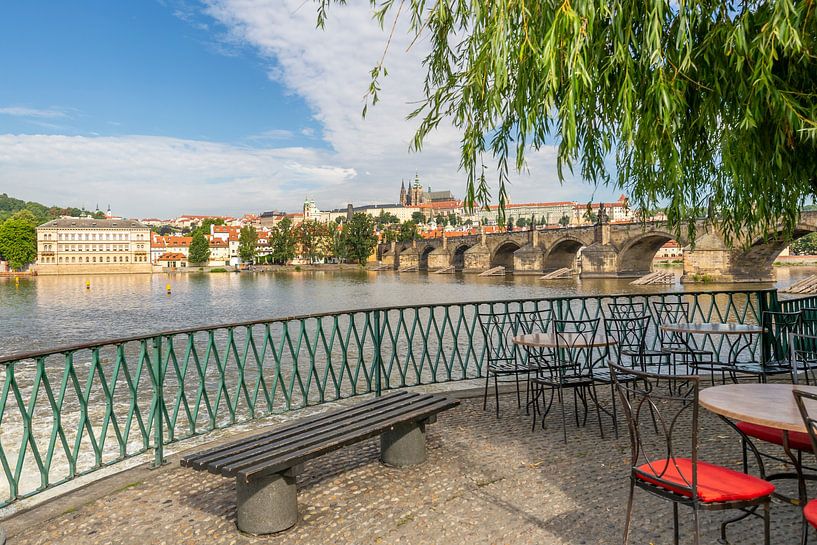 Ein schöner Blick auf die Karlsbrücke von Melanie Viola
