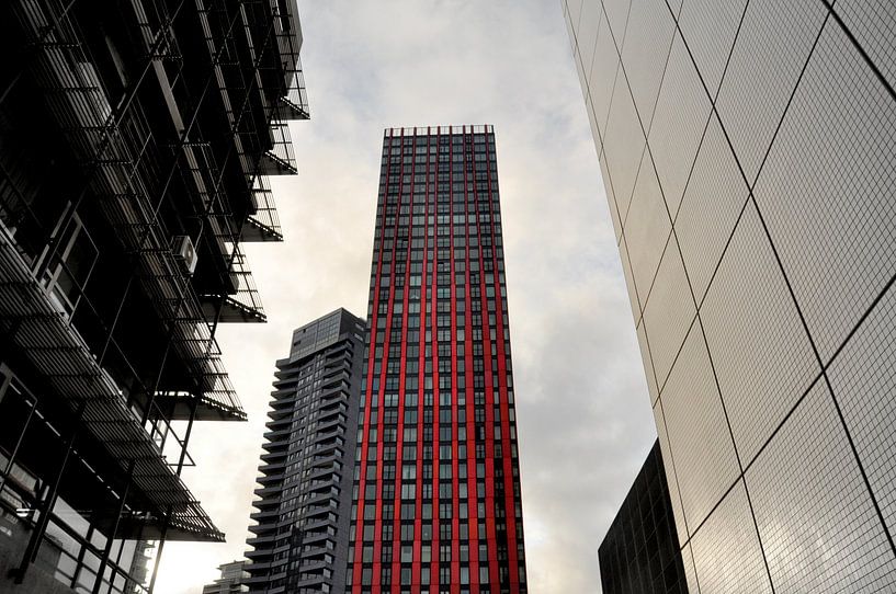 Red Apple / Rotterdam by Sabrina Varao Carreiro
