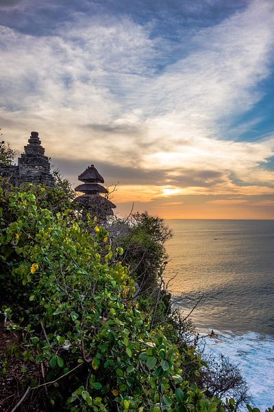 Zonsondergang op Bali  van Thea.Photo