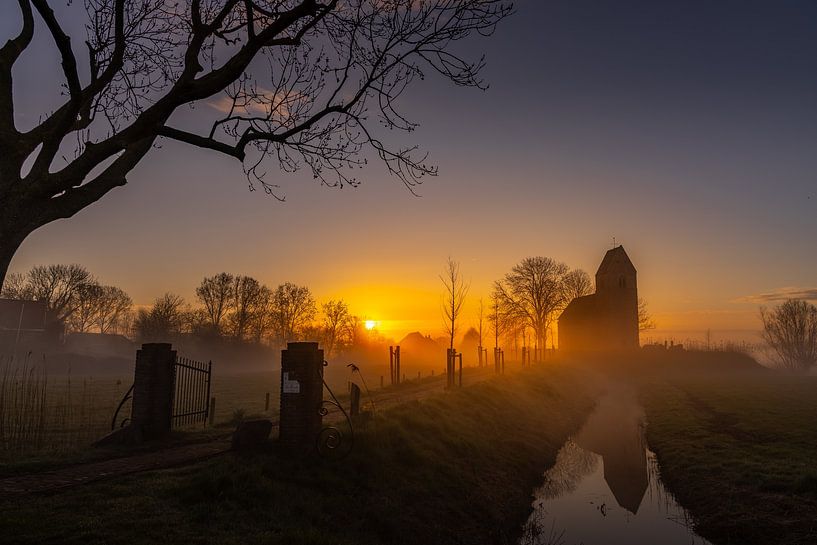 Kerk op een terp. van Anneke Hooijer