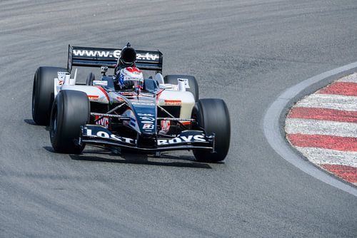 Minardi Formule 1 raceauto bestuurd door voormalig F1-coureur Jos Verstappen